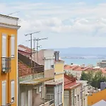 New 3 Bedroom Flat With River On Sight @alameda 리스본