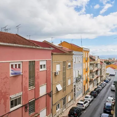 New 3 Bedroom Flat With River On Sight @alameda דירה *