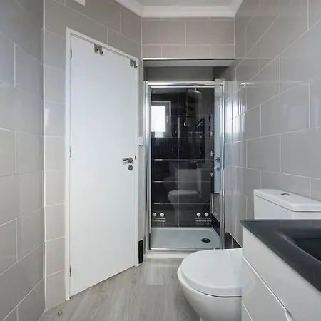 New 3 Bedroom Flat With River On Sight @alameda * Lisbon
