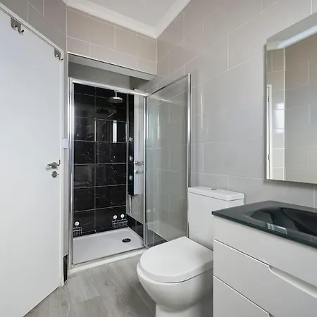 New 3 Bedroom Flat With River On Sight @alameda Apartment
