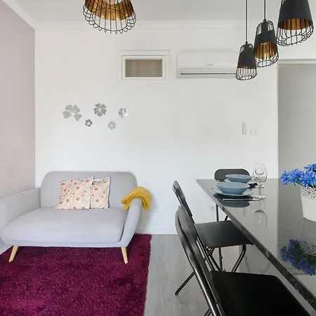 아파트 New 3 Bedroom Flat With River On Sight @alameda *