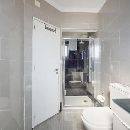 New 3 Bedroom Flat With River On Sight @alameda * 리스본