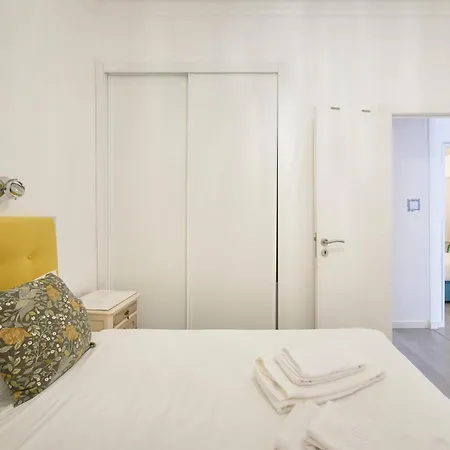 Apartman New 3 Bedroom Flat With River On Sight @alameda *