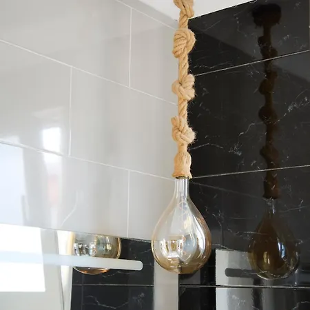 New 3 Bedroom Flat With River On Sight @alameda 리스본