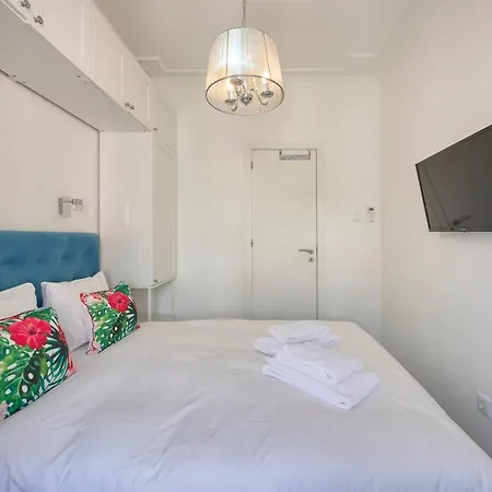 New 3 Bedroom Flat With River On Sight @alameda * 리스본