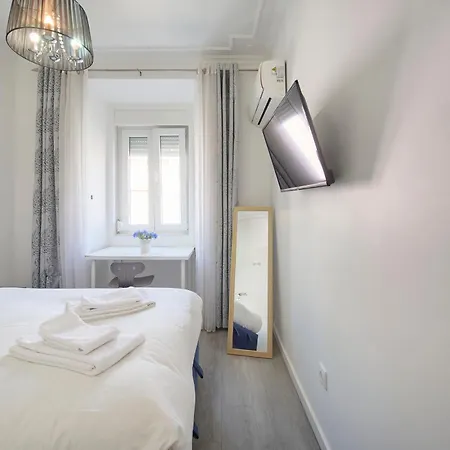 아파트 New 3 Bedroom Flat With River On Sight @alameda *
